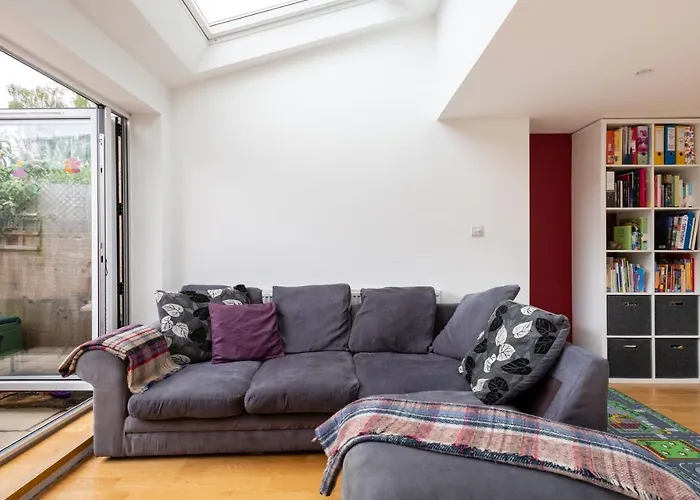 The Jericho Retreat - Bright & Spacious 4Bdr Home With Garden