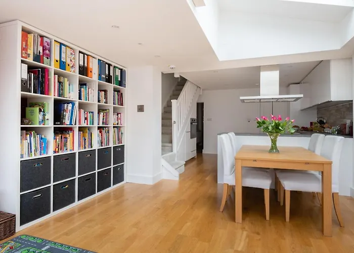 The Jericho Retreat - Bright & Spacious 4Bdr Home With Garden